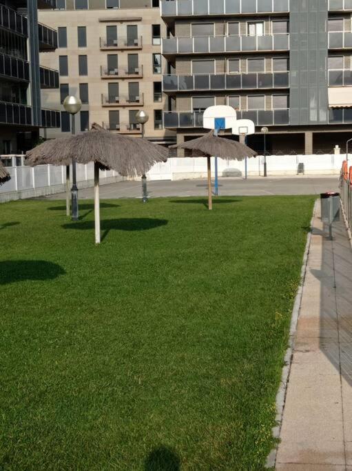 Acogedor Apartamento Con Piscina Y Garaje Daire Huesca Dış mekan fotoğraf